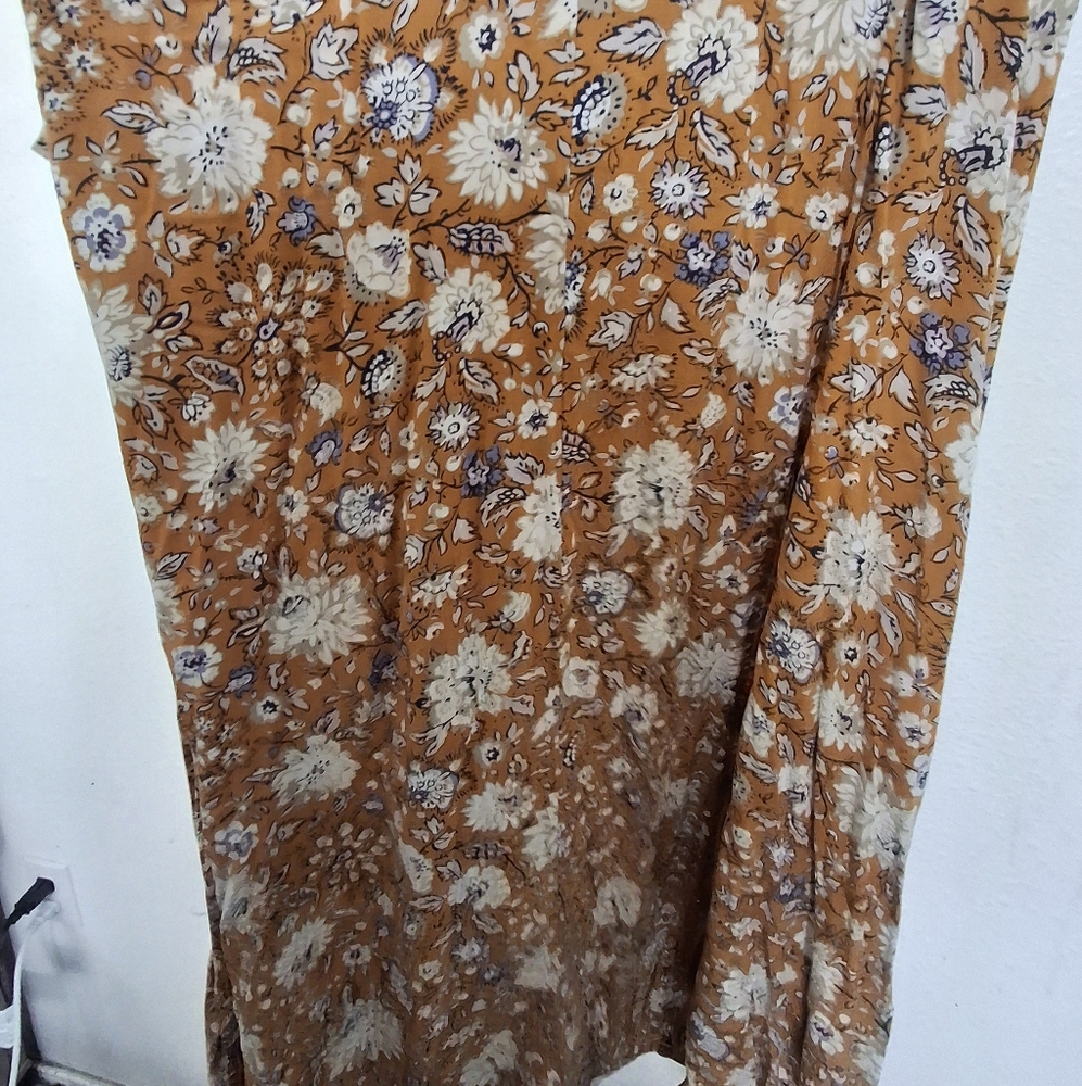 Old Navy Midi Wrap Dress Floral - Picture 5 of 12